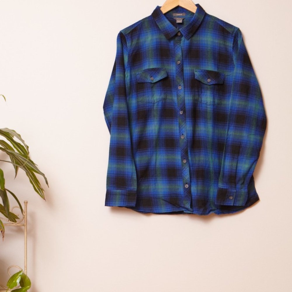 Eddie Bauer Classic Fit Blue Plaid Button Down